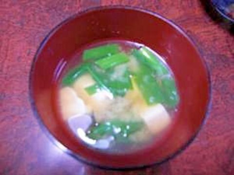 豆腐と青ネギの味噌汁
